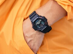 卡西欧为一些经典的 G-Shock 表款配备了全新的 LED 背光。图为G-Shock DW-5900-1。(图片来源：卡西欧）