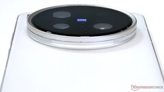 2026 年 vivo X200 Ultra 继任者的蔡司相机将是首款也是唯一一款配备双 2 亿像素组件的相机。(图片来源：Notebookcheck）