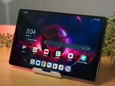 联想广受欢迎的Legion Y700 游戏平板电脑在国际上以Legion Tab 的名称推出。(图片来源：TechniQualities via YouTube）