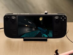 身临其境的模拟》捆绑包将于 2025 年 11 月 26 日到期。图为运行《Fallen Aces》的 Steam 甲板。(图片来源:Valve - 已编辑)