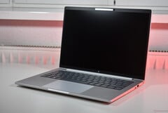 惠普 EliteBook 8 G1a 14（图片来源：Benjamin Herzig/Notebookcheck）
