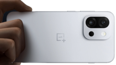紧凑型旗舰智能手机 OnePlus 13s。(图片来源：OnePlus）