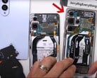 至少与Galaxy S25 Ultra 相比，三星将Galaxy S25 Edge 的厚度减少了 2.4 毫米。(图片来源：JerryRigEverything）