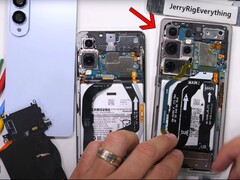 至少与Galaxy S25 Ultra 相比，三星将Galaxy S25 Edge 的厚度减少了 2.4 毫米。(图片来源：JerryRigEverything）