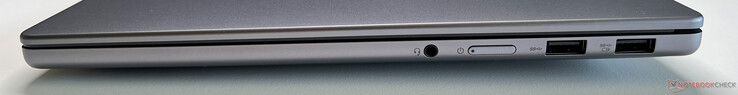 右侧：3.5 毫米音频插孔、电源按钮、2 个 USB-A 3.2 Gen.1（5 GBit/s，1 个供电）。