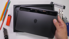 RedMagic Nova。(图片来源:JerryRigEverything)