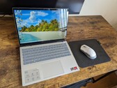 戴尔 Inspiron 14 7435 二合一可转换机型评测：面向预算用户的 Ryzen 5 7530U