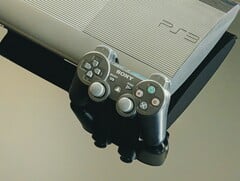 索尼于2009年9月1日推出了PlayStation 3 Slim。