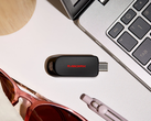 SanDisk 的 CZB 系列尺寸不足 2 英寸，重量仅为 6 克。