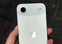 Apple iPhone 17 Air 可能拥有现代智能手机中最小的电池之一(图片来源:@马金步官方)