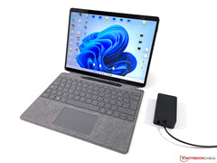 Surface Pro 9系列的两款机型都应该配备120赫兹的可变刷新率显示器。(图片来源：NotebookCheck)