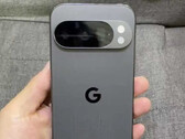 据称是谷歌 Pixel 10 Pro 原型机的外观。(图片来源：via Mystic Leaks）
