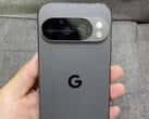 据称是谷歌 Pixel 10 Pro 原型机的外观。(图片来源：via Mystic Leaks）