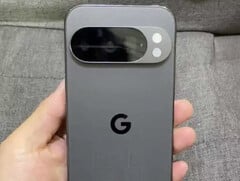 据称是谷歌 Pixel 10 Pro 原型机的外观。(图片来源：via Mystic Leaks）