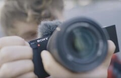 索尼为外出的摄影师制造了一些最好的小型相机。(图片来源：索尼)