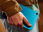 Alexa Tablet 8 有粉色、绿松石色和深灰色可选。