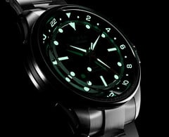 Atelier GMT Première M1a 将该系列的GMT表壳尺寸从GMT24 M1a的40毫米缩小至38毫米。