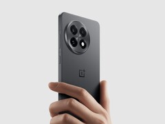 在英国和欧盟销售的 OnePlus 13R 将采用更小的零售包装盒。(图片来源：OnePlus）