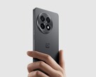 在英国和欧盟销售的 OnePlus 13R 将采用更小的零售包装盒。(图片来源：OnePlus）