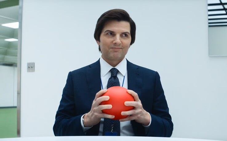 马克（亚当-斯科特 Adam Scott 饰）因妻子去世而悲痛欲绝，他选择了离职，以此来逃避半生的悲痛。(图片来源：Apple TV+)