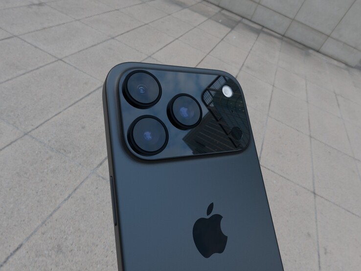 新一代 iPhone（？）(来源：数字聊天站 via 微博)