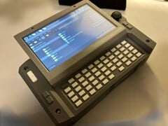 MutantC V5:配备Raspberry Pi 的手持设备。(图片来源:rahmanshaber)