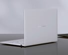 AMD ZenBook 14 Air 2026 提供 16GB 内存版本，售价约为 1,476 美元。图为展示该笔记本电脑背面的宣传图。