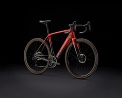 Trek Domane+ SL 配备碳纤维车架