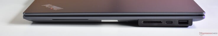 正确写法:SD卡读卡器、Thunderbolt 4、USB-A 3.2 Gen 2
