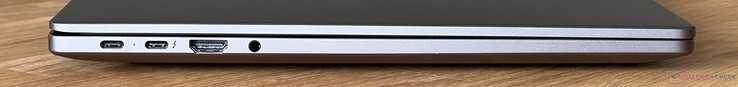 左侧USB-C 3.2 Gen.1（5 Gb/s、DisplayPort 替代模式、电力传输）、USB-C 4.0（带雷电 4）（40 Gb/s、DisplayPort 替代模式、电力传输）、HDMI 2.1、3.5 毫米音频接口