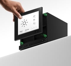 Jsaux 公布了两款适用于 Steam Machine 的新前面板。此处展示的电子墨水面板配备了一块 5.83 英寸的电子墨水显示屏。