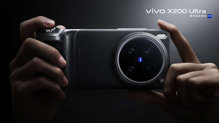 vivo X200 Ultra 的摄影套件看起来非常像小米的某个竞争对手。(图片来源：vivo）