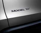 Model Y L 徽标暗示有三排座椅。(图片来源：特斯拉）