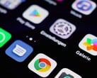 Android 带有应用抽屉和设置图标的智能手机