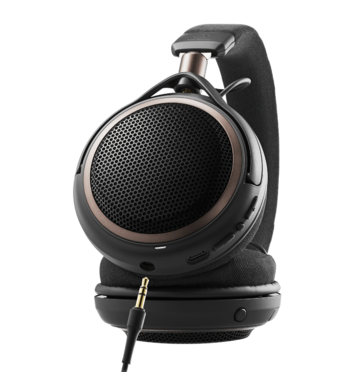 Audio-Technica ATH-AL5NC 无线耳机也可作为有线耳机使用。