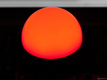 用尼康Z50拍摄的底座上明显的光线分布不均。(照片：Andreas Sebayang/Notebookcheck.com)