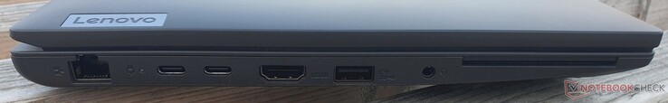 在左边。Gbit以太网，USB-C 3.2 (1x Gen 1 / 1x Gen 2)，HDMI 2.0，USB-A 3.2 Gen 1，3.5mm音频插孔，SmartCard
