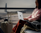 Apple 新款 14 英寸 MacBook Pro（如图）的电池续航时间长达 24 小时。(图片来源：Apple - 已编辑）