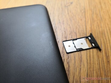 Nano-SIM卡+MicroSD插槽