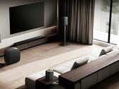 LG 将其新款 Soundbar 与无线扬声器搭配使用，可实现更身临其境的环绕音效（图片来源：LG）