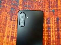 三星的经济型智能手机机型，如Galaxy A17 4G，终于再次大放异彩。(图片来源：Notebookcheck）