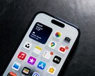 据泄密者称，iPhone 18 系列没有屏下 FaceID 和摄像头。(图片来源：Omar Al-Ghosson via Unsplash）
