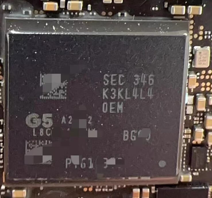 Tensor G5 芯片组特写（图片来源：Goofish）