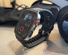 华为 Watch Fit 4 Pro 在欧盟的售价为 279 欧元。图：黑色智能手表。(图片来源：Notebookcheck）