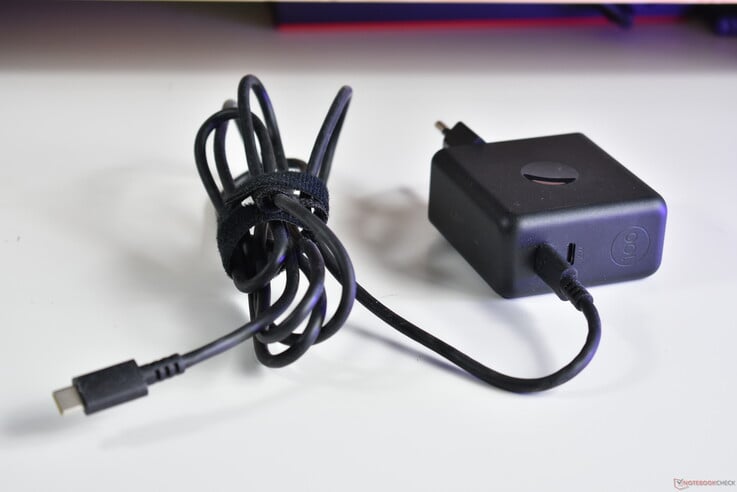 联想 100 W 壁挂式 GaN USB-C 充电器