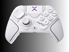 图中的 Victrix Pro BFG Reloaded 控制器为白色，配有格斗垫模块（图片来源：Turtle Beach PR）