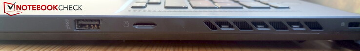 右边。USB-A 3.2 Gen2, microSD读卡器, Kensington锁