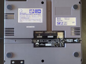 NES Hub 支持蓝牙控制器，扩展了 NES 的多功能性。(图片来源：RetroTime）