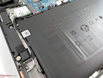 x14使用一个80Wh的大电池。