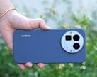 Realme GT 8 Pro 配备了可更换的理光 GR 摄像头模块，上手图片、媒体照片和宣传视频均有披露。(图片来源：@feni_book）